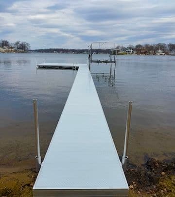 boat-lift-on-boatlift-mat.jpeg